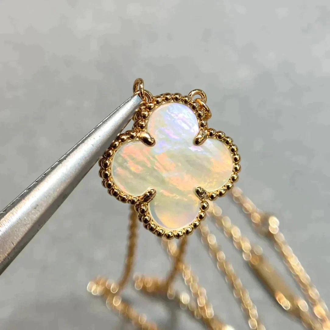 BIJOUX CLOVER 15MM ホワイト マザーオブパール ネックレス