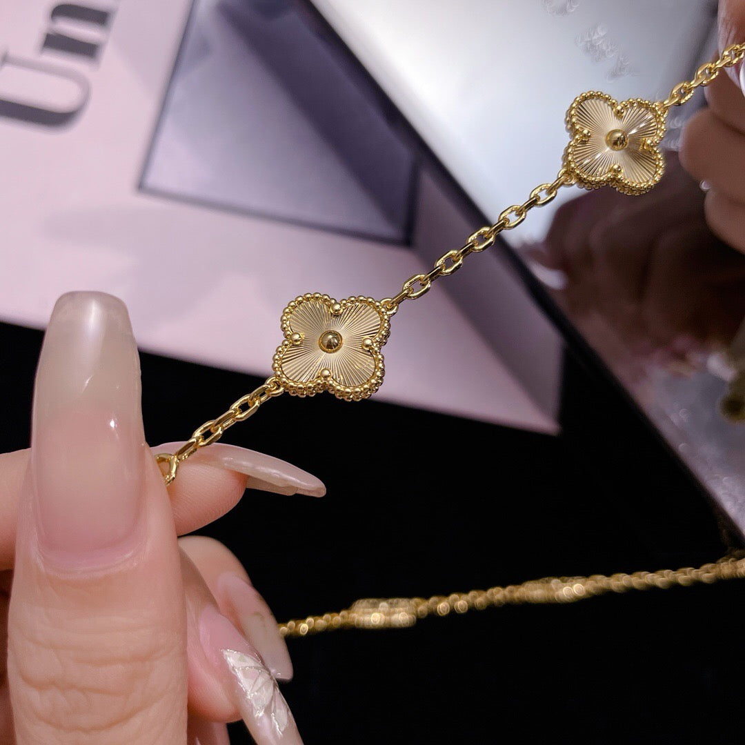 【BIJOUX】クローバー 10モチーフ レーザーネックレス