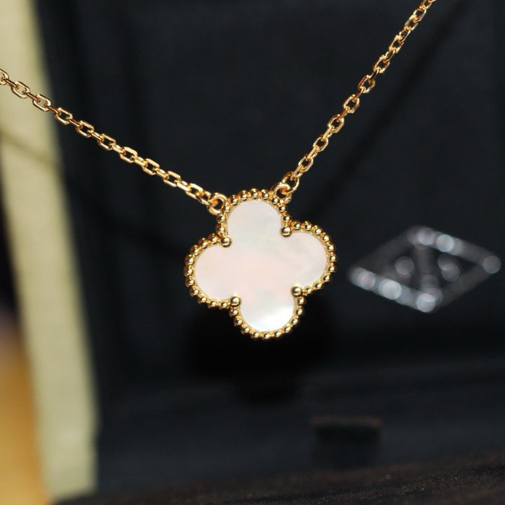 BIJOUX CLOVER 15MM ホワイト マザーオブパール ネックレス
