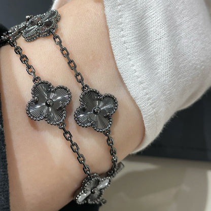 [BIJOUX]CLOVER 5 MOTIF BLACK BRACELET