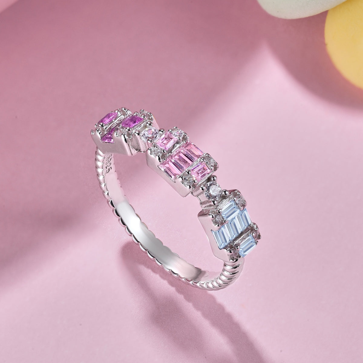 [Goodv] Bague de fête unique et colorée en émeraude taillée