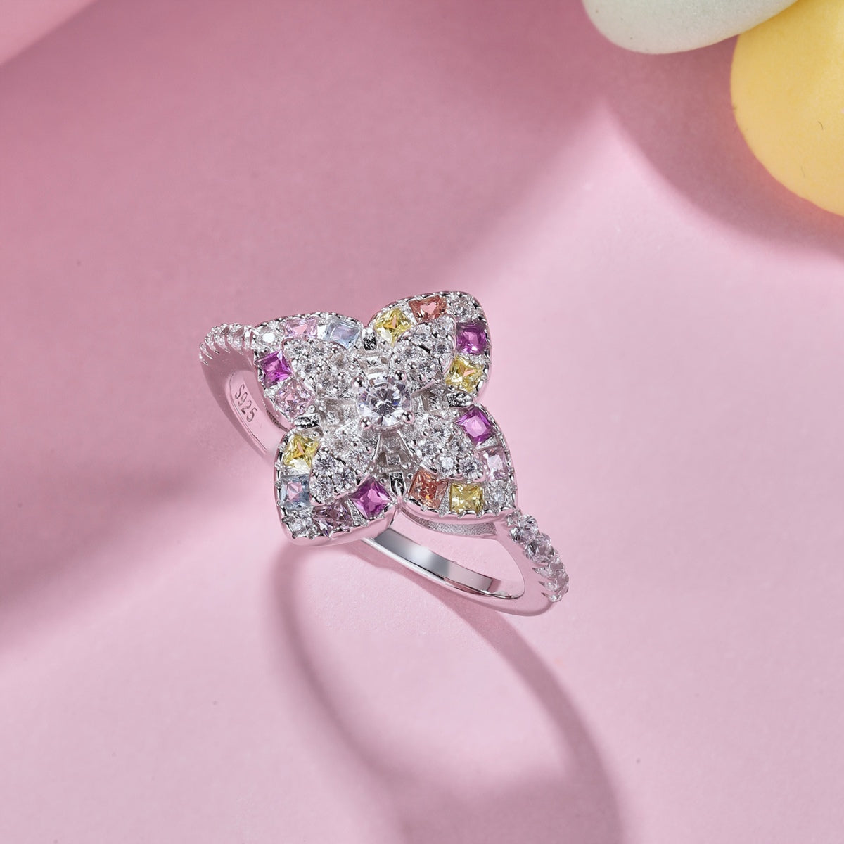 [Goodv] Bague de banquet luxueuse en forme de fleur colorée