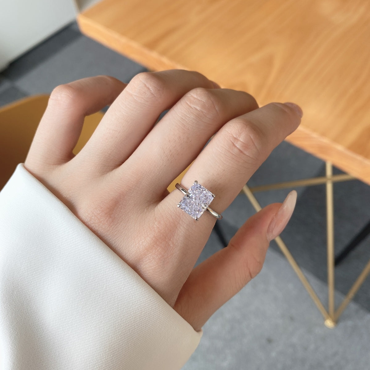 [Goodv] Bague de banquet en or rose de 4,0 carats avec coupe radiand enchanteresse