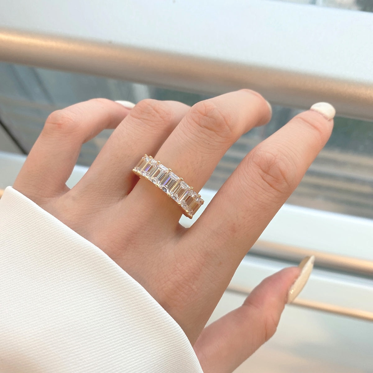 [Goodv]0.75 Carat Elegant Emerald Cut Tennis Ring