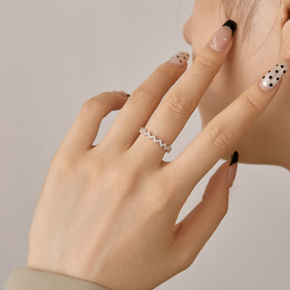 [Goodv]Delicate Enchanting Wave Shape Daily Ring