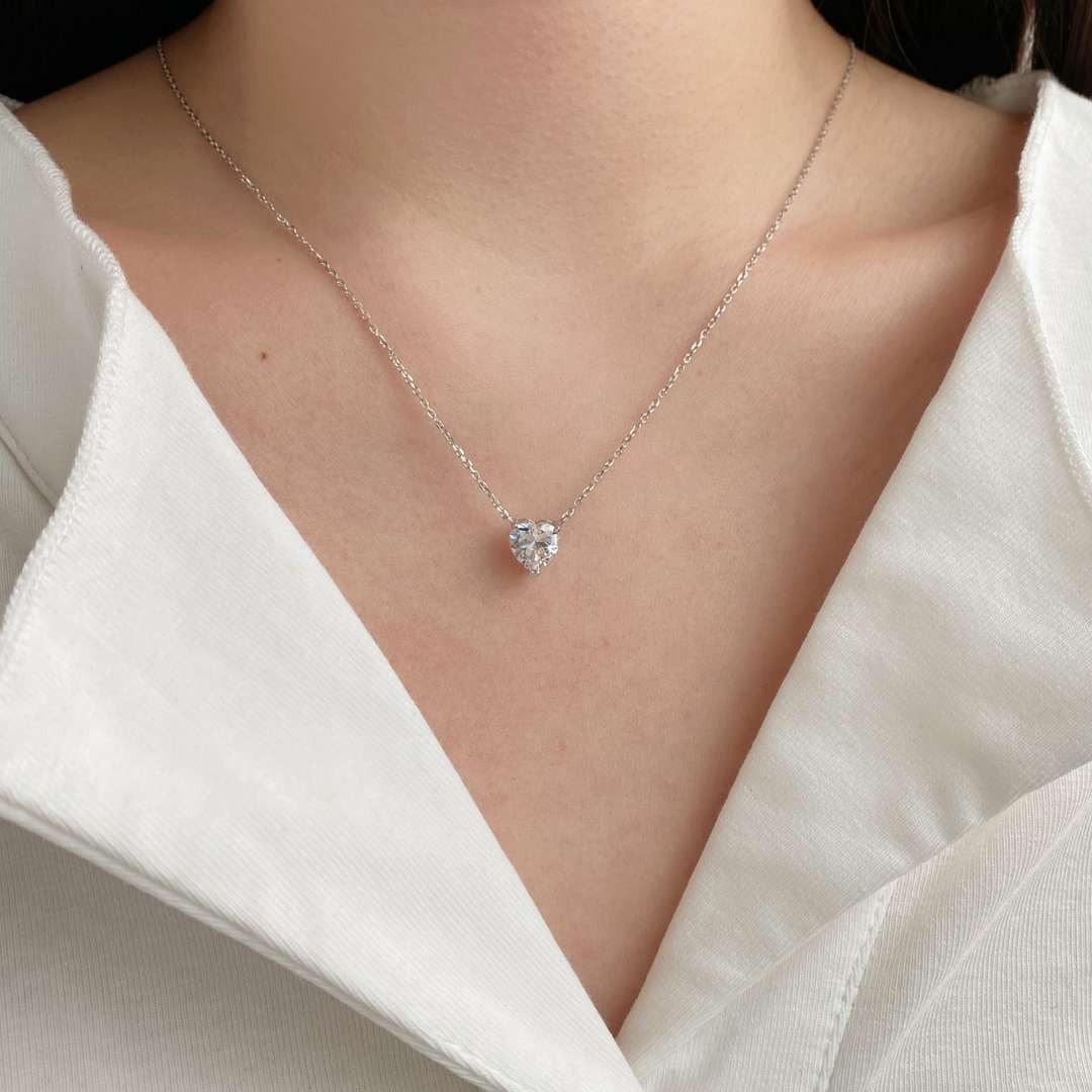 [Goodv]Heart Shape Main Stone Pendant Collarbone Necklace