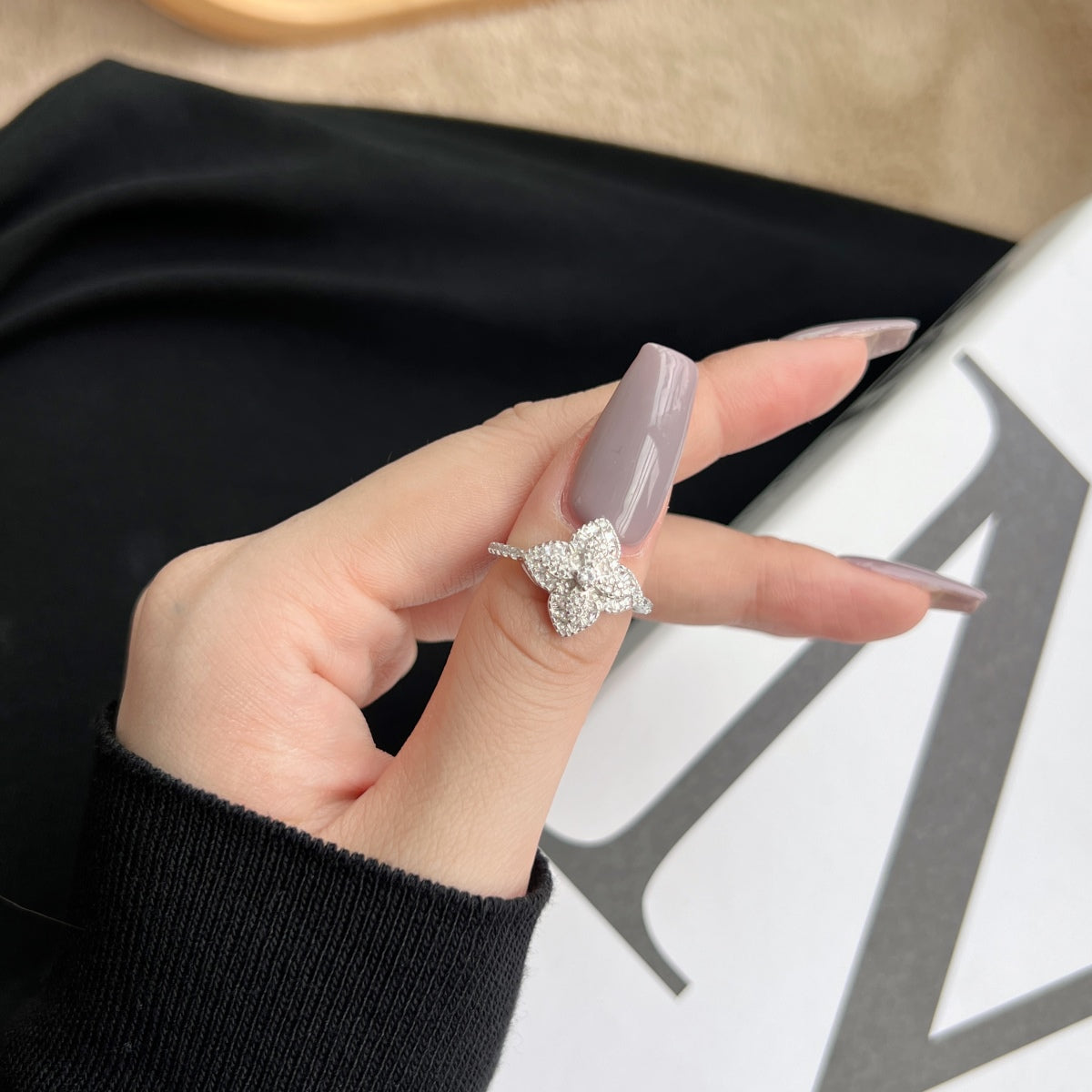 [Goodv] Bague de banquet luxueuse en forme de fleur colorée