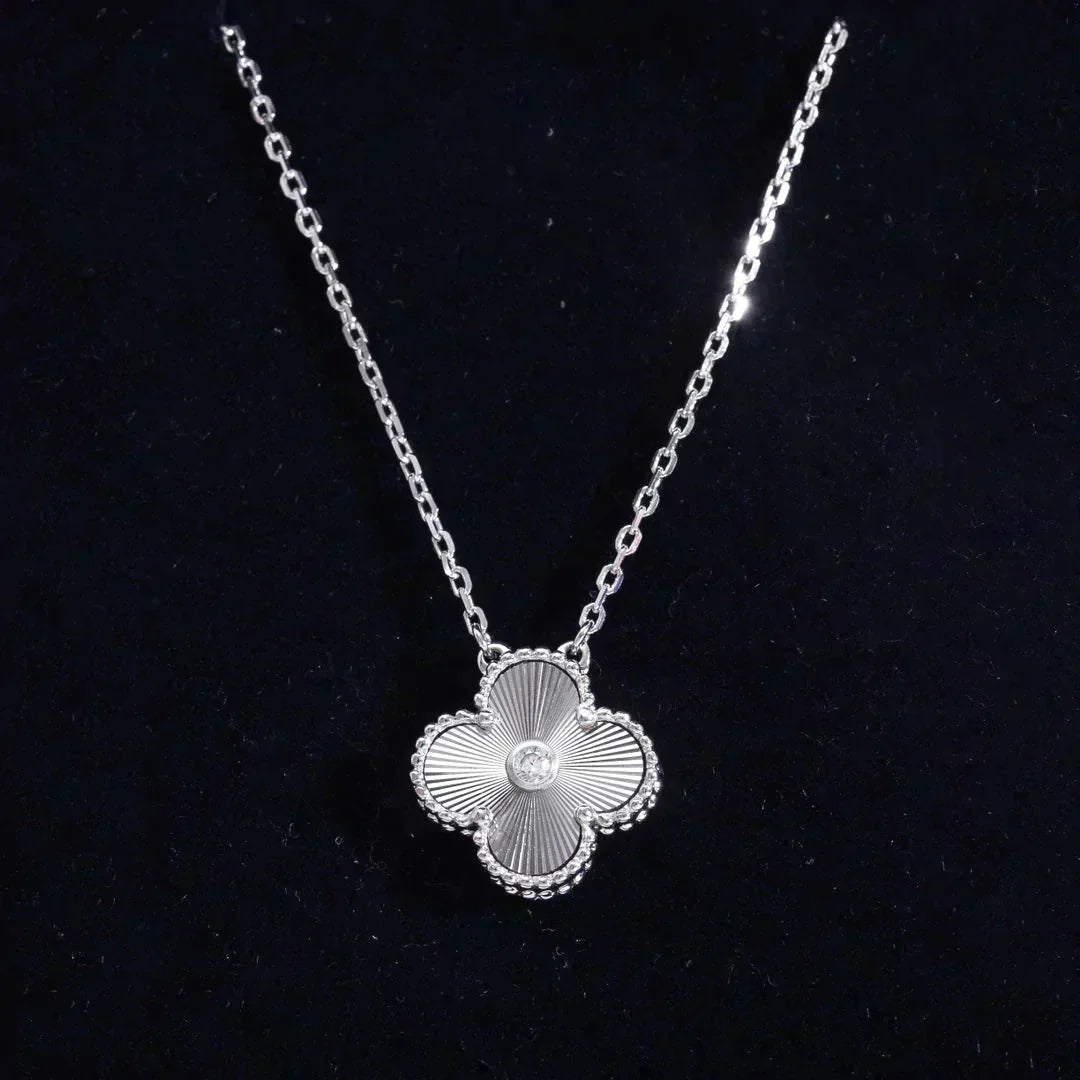 [BIJOUX]CLOVER  15MM DIAMOND LASER NECKLACE SILVER