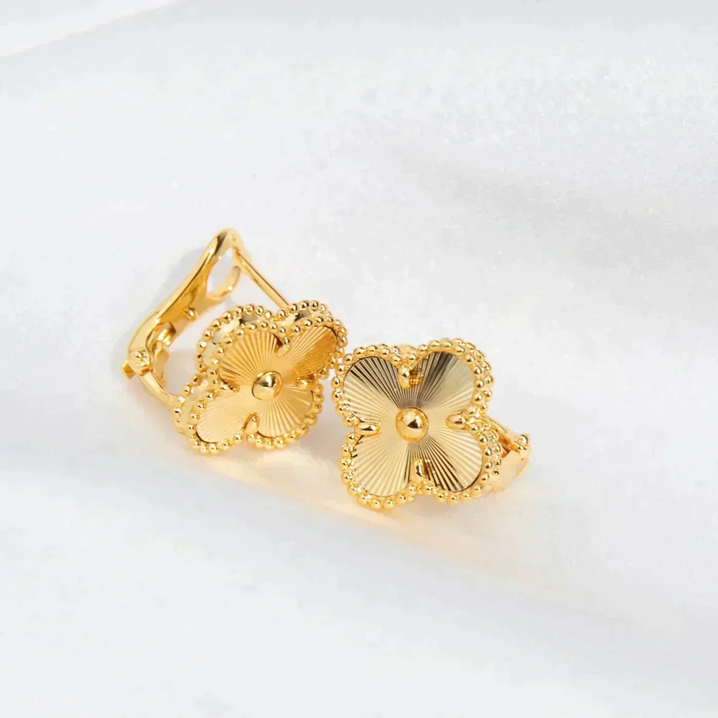 [BIJOUX]CLOVER MEDIUM 1 MOTIFS LASER EARRINGS