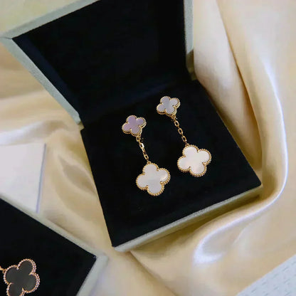 [BIJOUX]CLOVER 2 MOTIF WHITE MOP EARRINGS