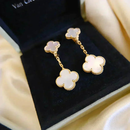 [BIJOUX]CLOVER 2 MOTIF WHITE MOP EARRINGS