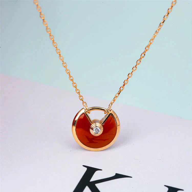 [BIJOUX] COLLIER AMULETTE OR CORNALINE ONYX