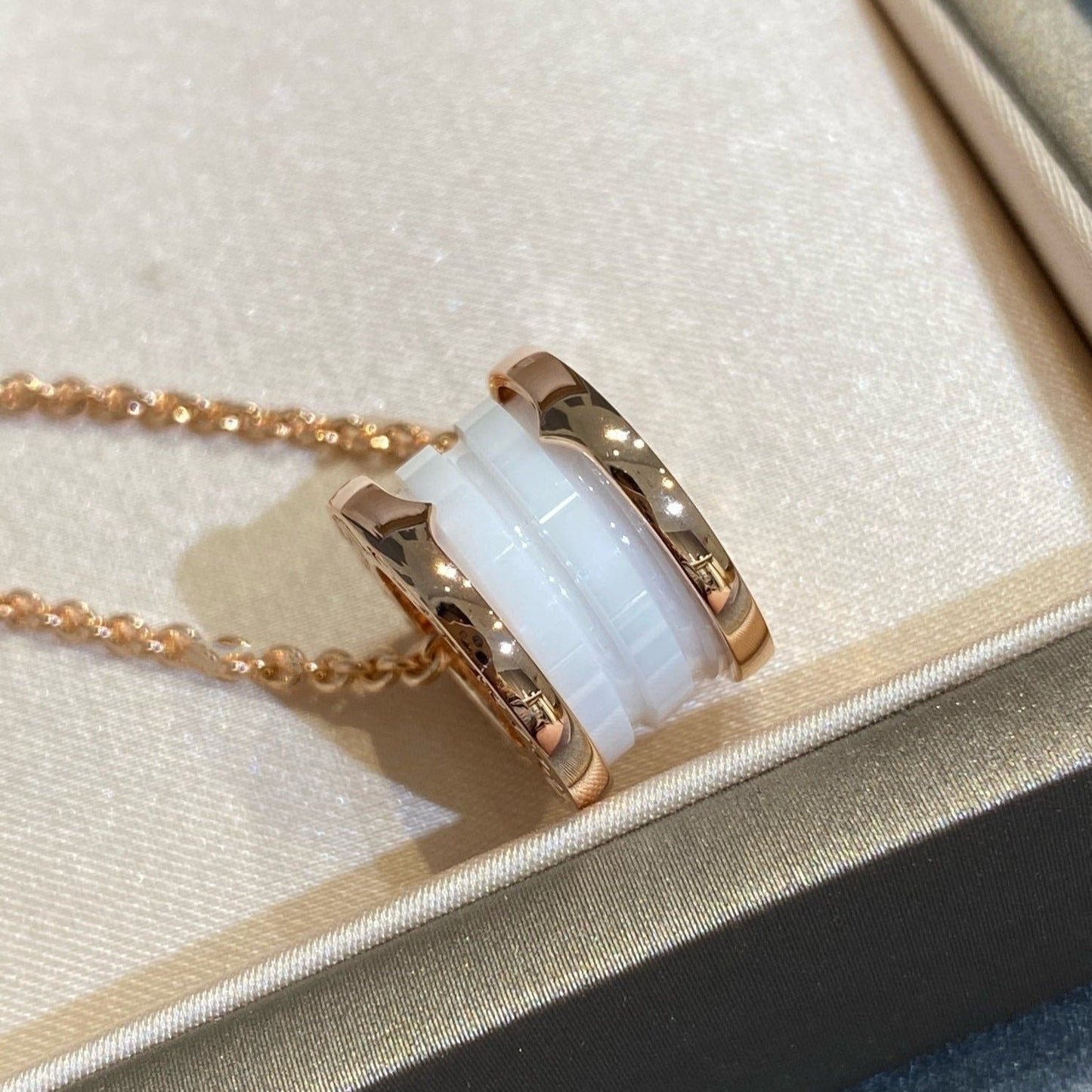 [BIJOUX]ZERO 1 WHITE CERAMIC PINK GOLD NECKLACE