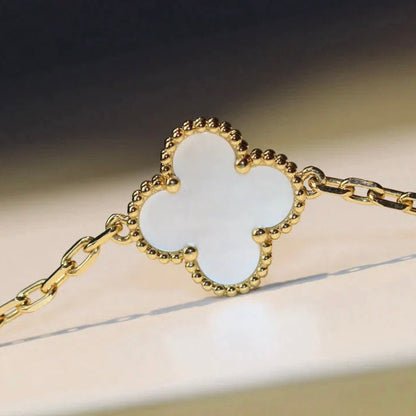 [BIJOUX]CLOVER 20 MOTIFS WHITE MOP NECKLACE