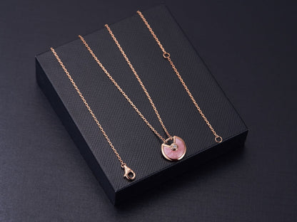 [BIJOUX] COLLIER AMULETTE OR ROSE NACRE ROSE