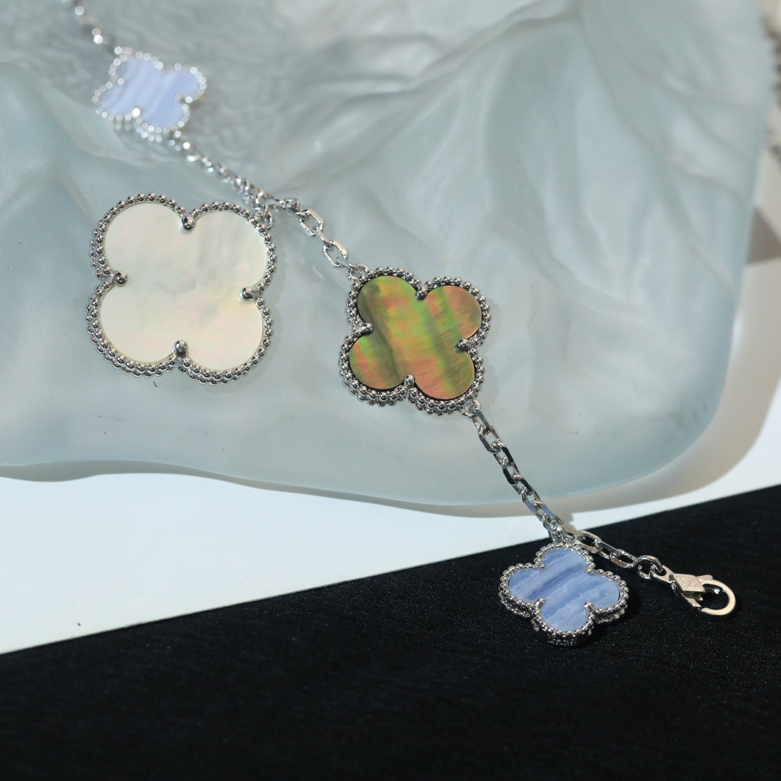 [BIJOUX]CLOVER BRACELET 5 MOTIFS MOP CHALCEDONY SILVER