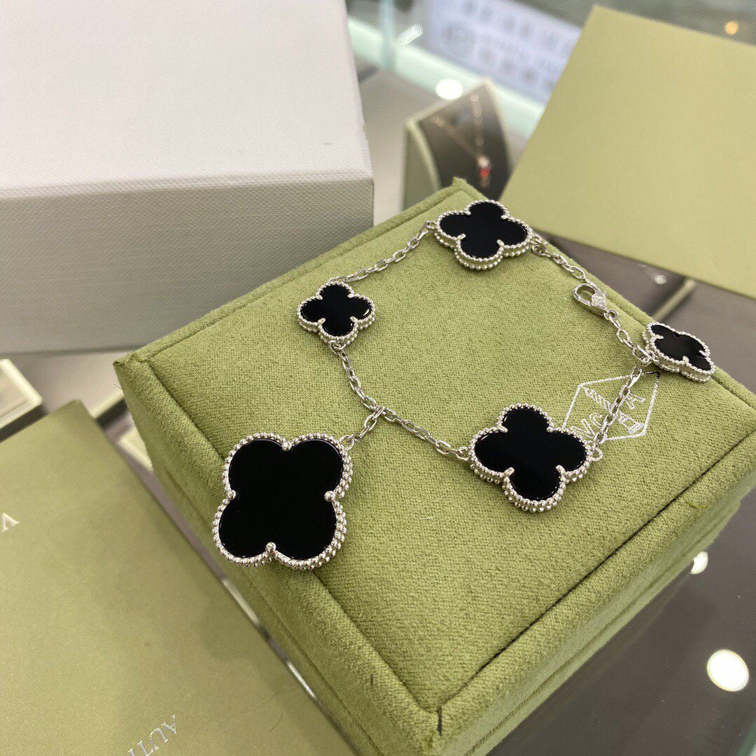 [BIJOUX]CLOVER 5 MOTIFS SIVLER ONYX BRACELET