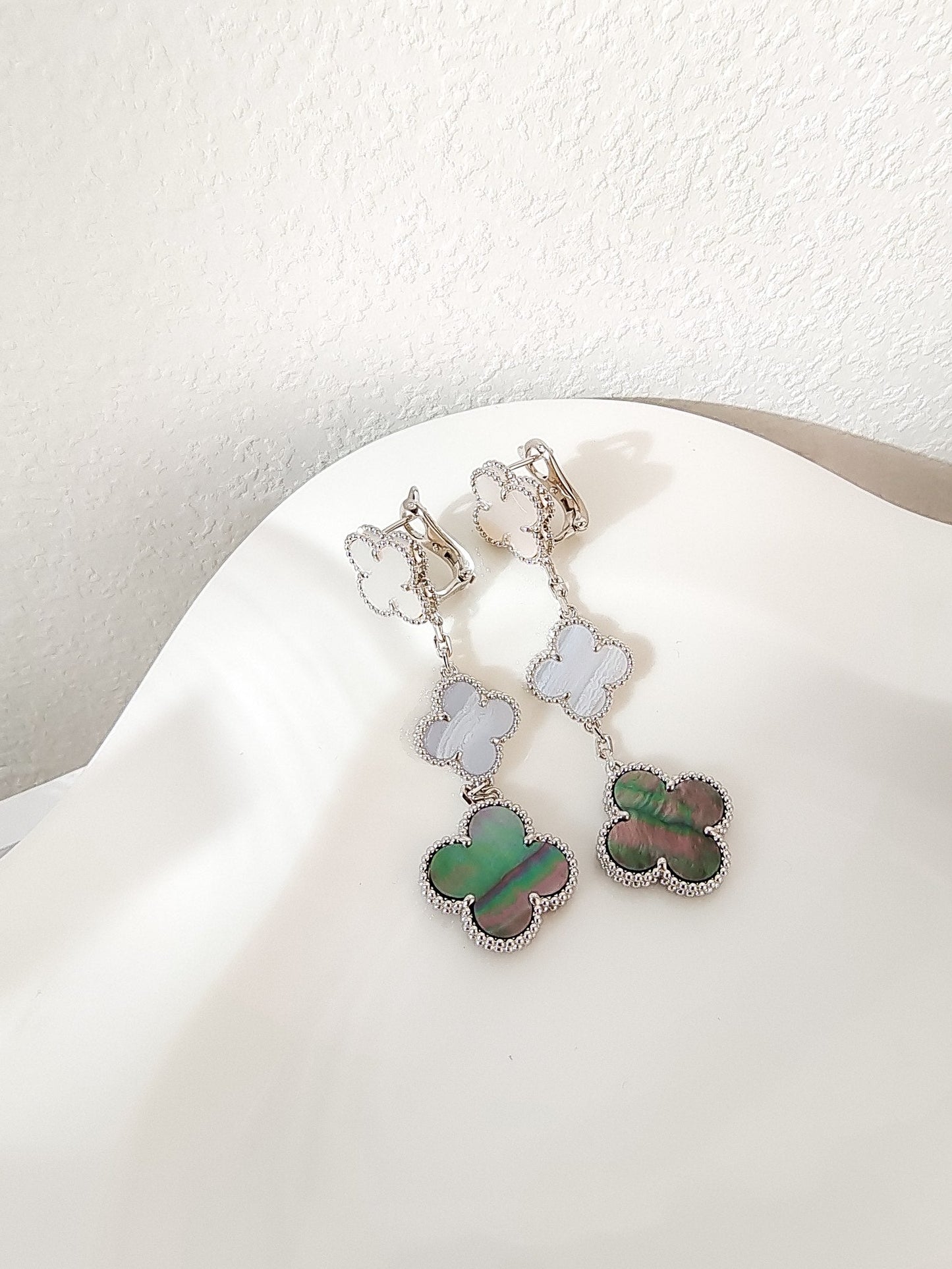 [BIJOUX]CLOVER 3 MOTIFS CHALCEDONY DARK MOP SILVER EARRINGS