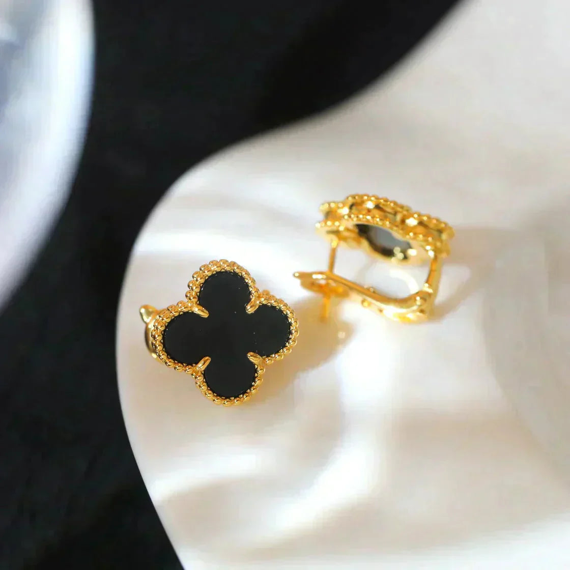 [BIJOUX]CLOVER MEDIUM 1 MOTIFS  ONYX STUD EARRINGS