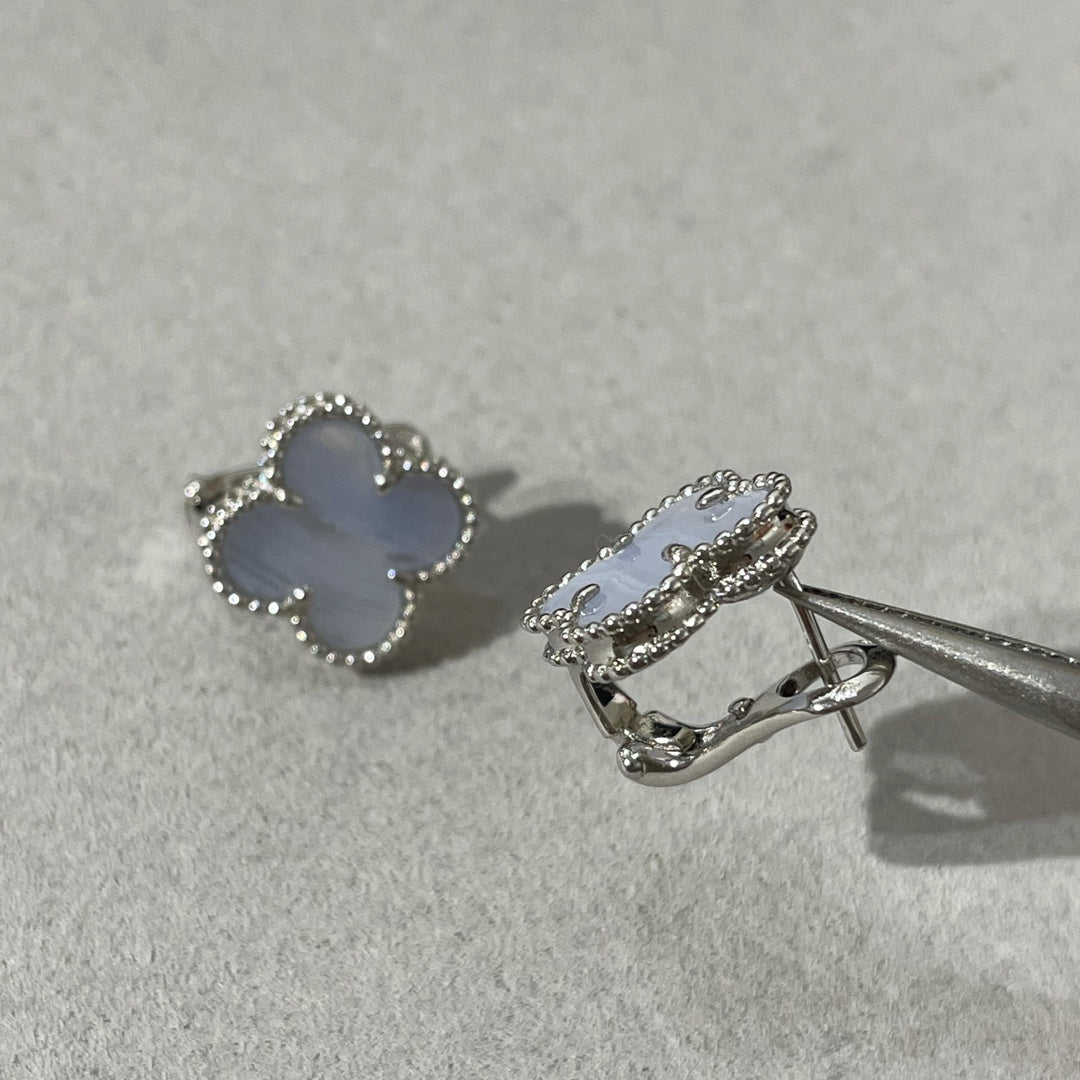 [BIJOUX]CLOVER CHALCEDONY SILVER STUD EARRINGS
