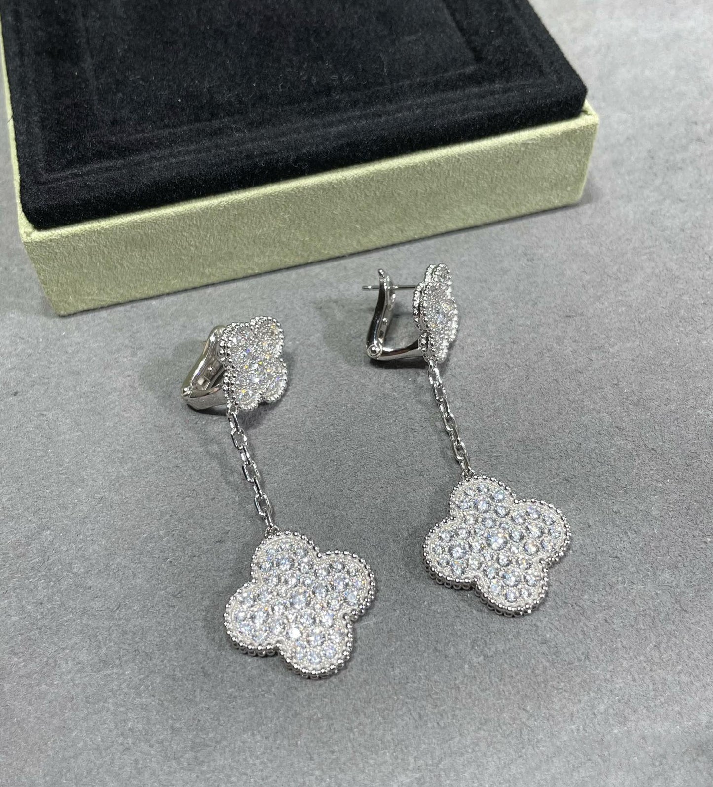 [BIJOUX]CLOVER 2 MOTIFS DIAMOND PAVED SILVER EARRINGS