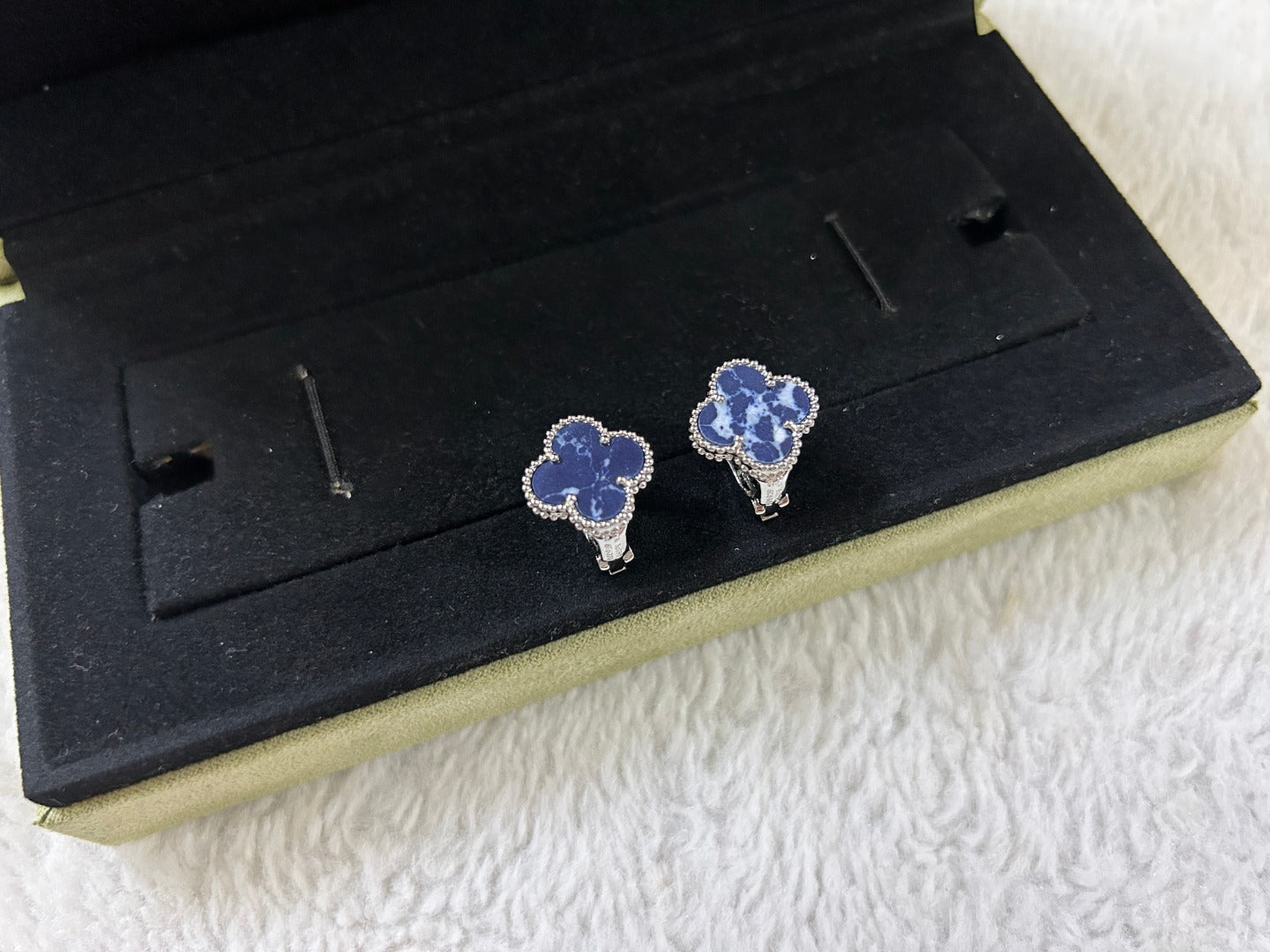 [BIJOUX]CLOVER PIETERSITE MEDIUM STUD EARRINGS