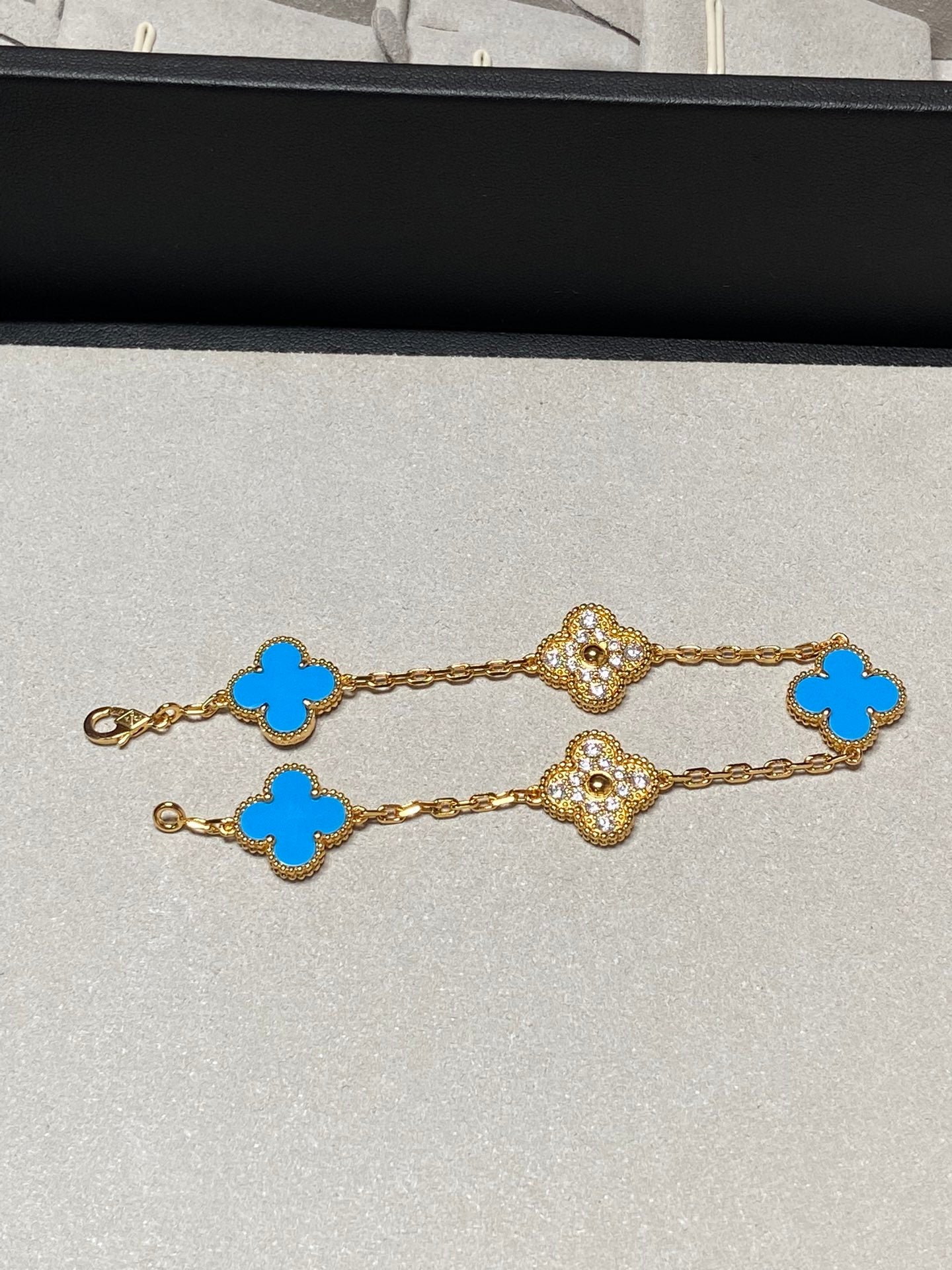 [BIJOUX]CLOVER 5 MOTIF BLUE CHALCEDONY DIAMOND GOLD BRACELET