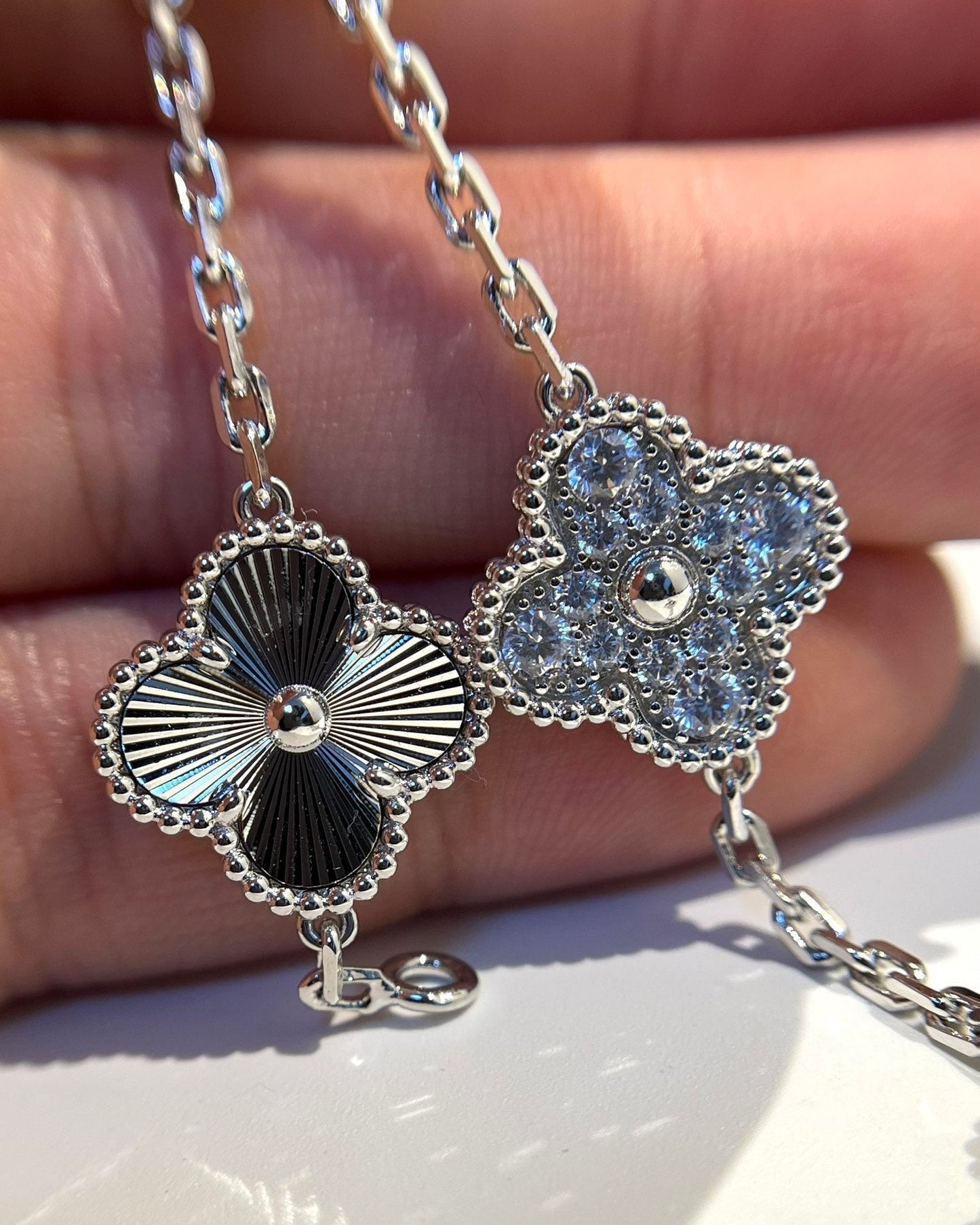 [BIJOUX]CLOVER 5 MOTIF SILVER DIAMOND BRACELET