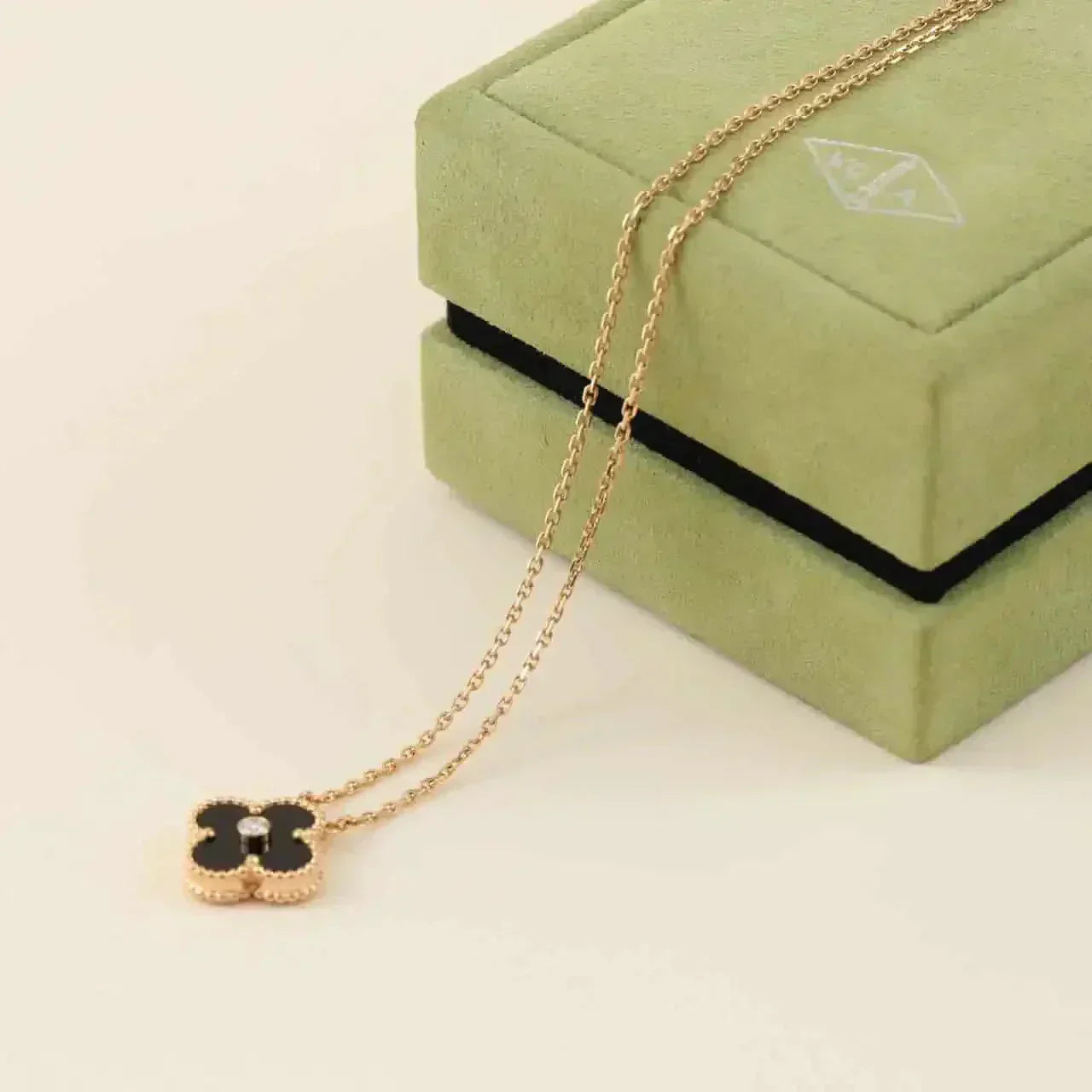 [BIJOUX]CLOVER 15MM DIAMOND ONYX NECKLACE