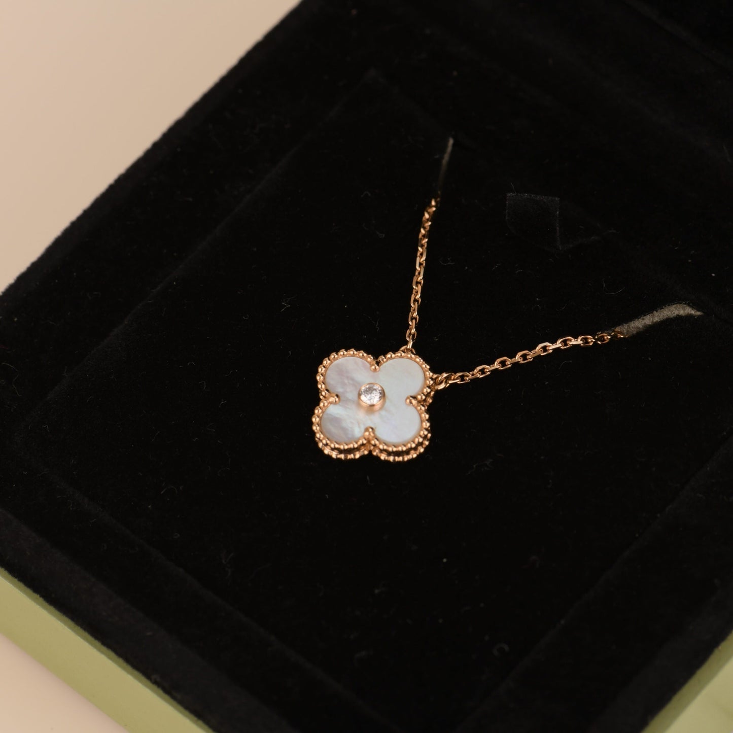 [BIJOUX]CLOVER 15MM DIAMOND WHITE FRITILLARIA NECKLACE