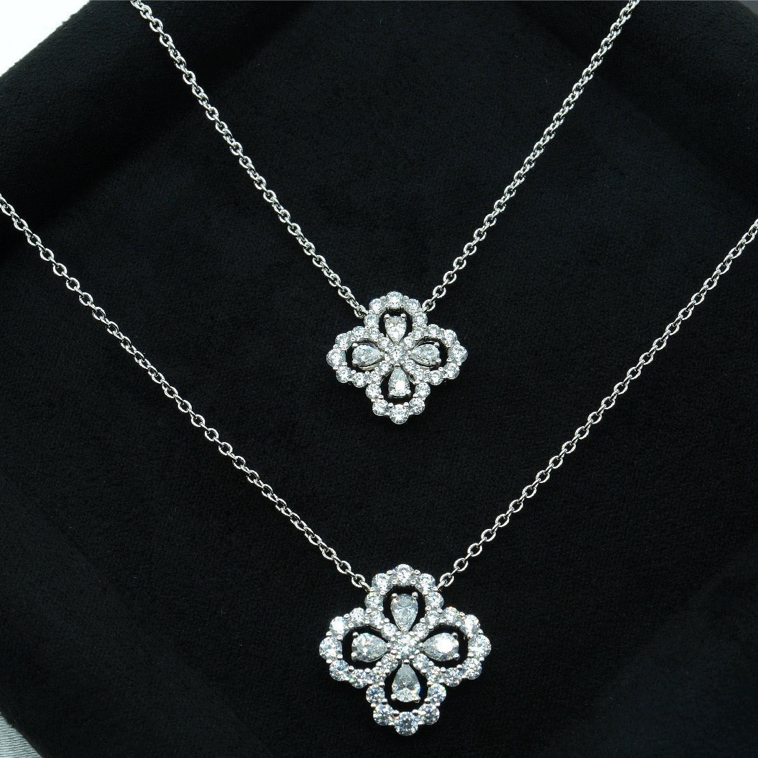 [BIJOUX] COLLIER BOUCLE MOTIF COMPLET COMBINAISON DE DIAMANTS