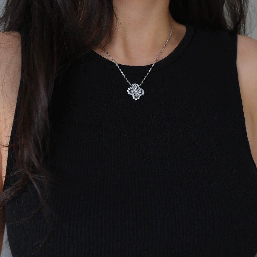 [BIJOUX] COLLIER BOUCLE MOTIF COMPLET COMBINAISON DE DIAMANTS