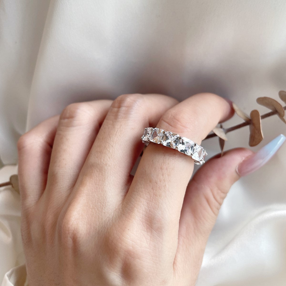 [Goodv]Elegant Princess Cut Tennis Ring