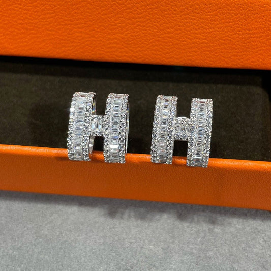 [BIJOUX]H STUD EARRINGS WITH SILVER DIAMONDS