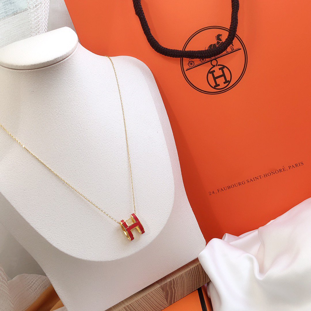 [BIJOUX] COLLIER HM CLIC EN OR EMAIL ROUGE