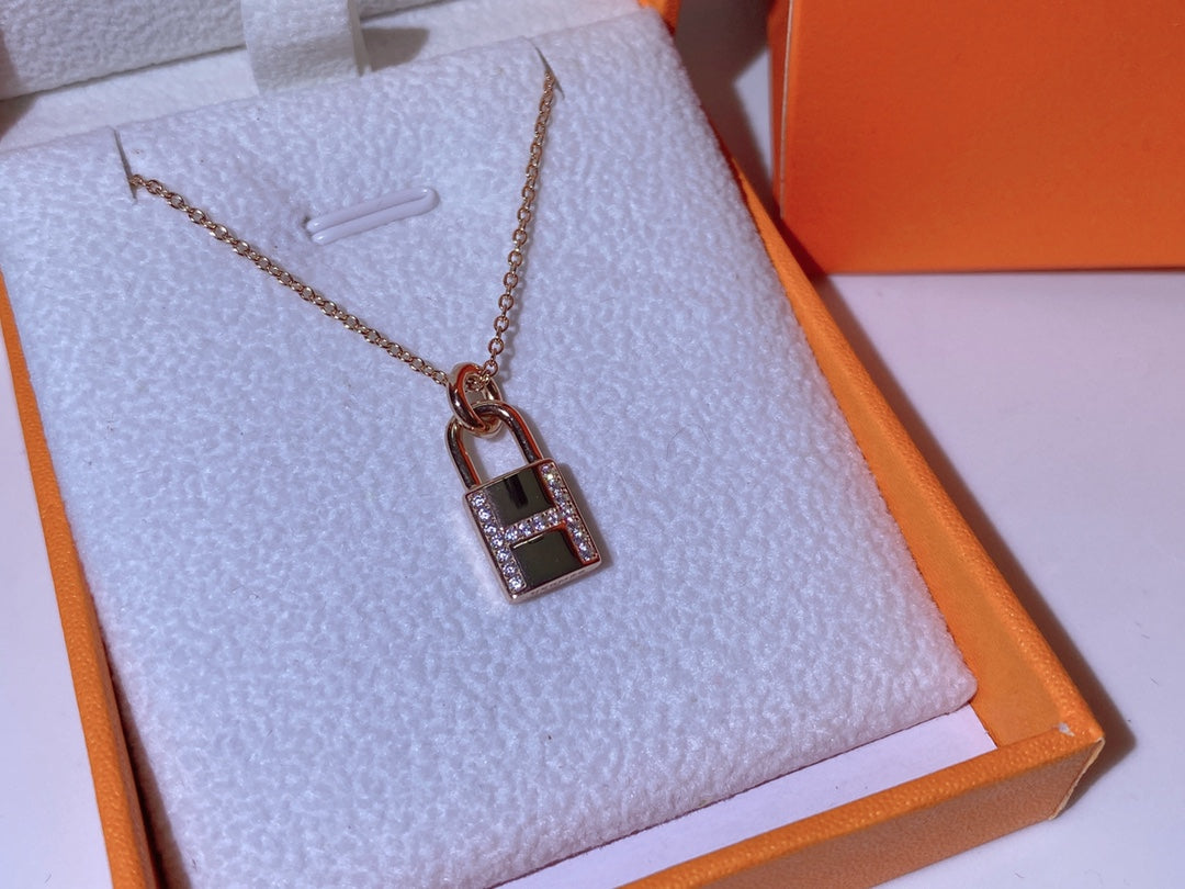 [BIJOUX]HM アドバンスド ニッチ ロック ヘッド ネックレス ダイヤモンド