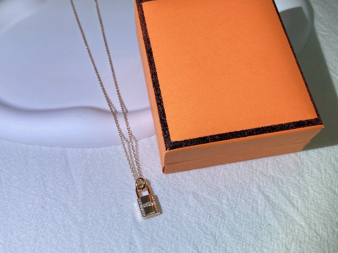 [BIJOUX]HM アドバンスド ニッチ ロック ヘッド ネックレス ダイヤモンド
