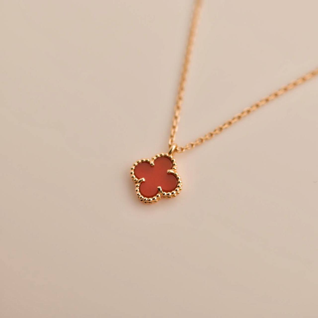 [BIJOUX]CLOVER MINI 9.5MM WHITE CARNELIANS NECKLACE