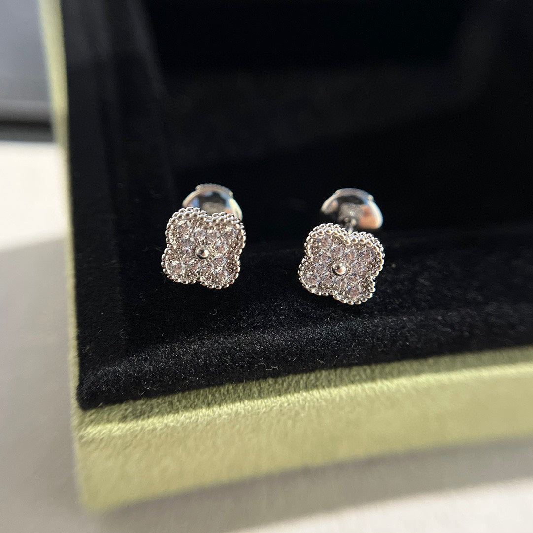 [BIJOUX]CLOVER MINI DIAMOND STUD EARRINGS