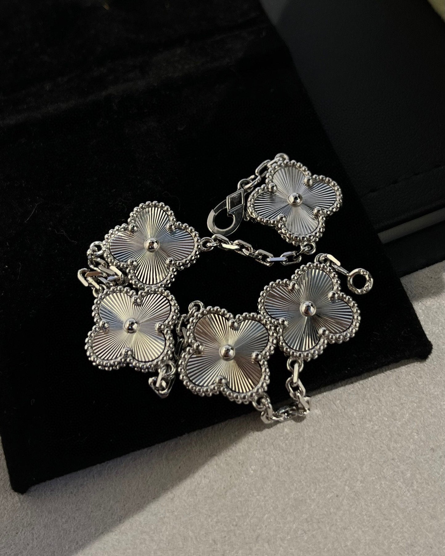 [BIJOUX]CLOVER SILVER 5 MOTIFS BRACELET