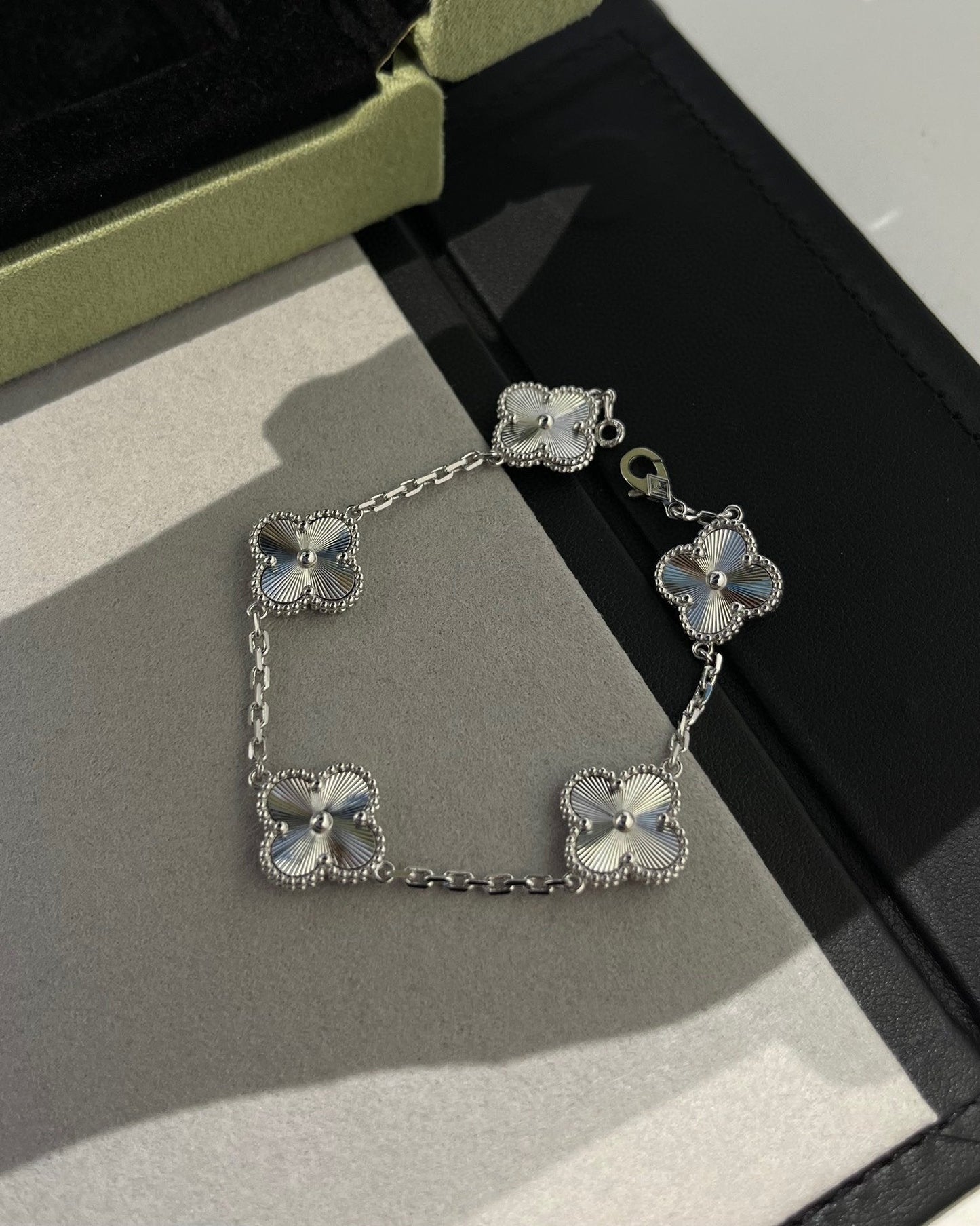 [BIJOUX]CLOVER SILVER 5 MOTIFS BRACELET